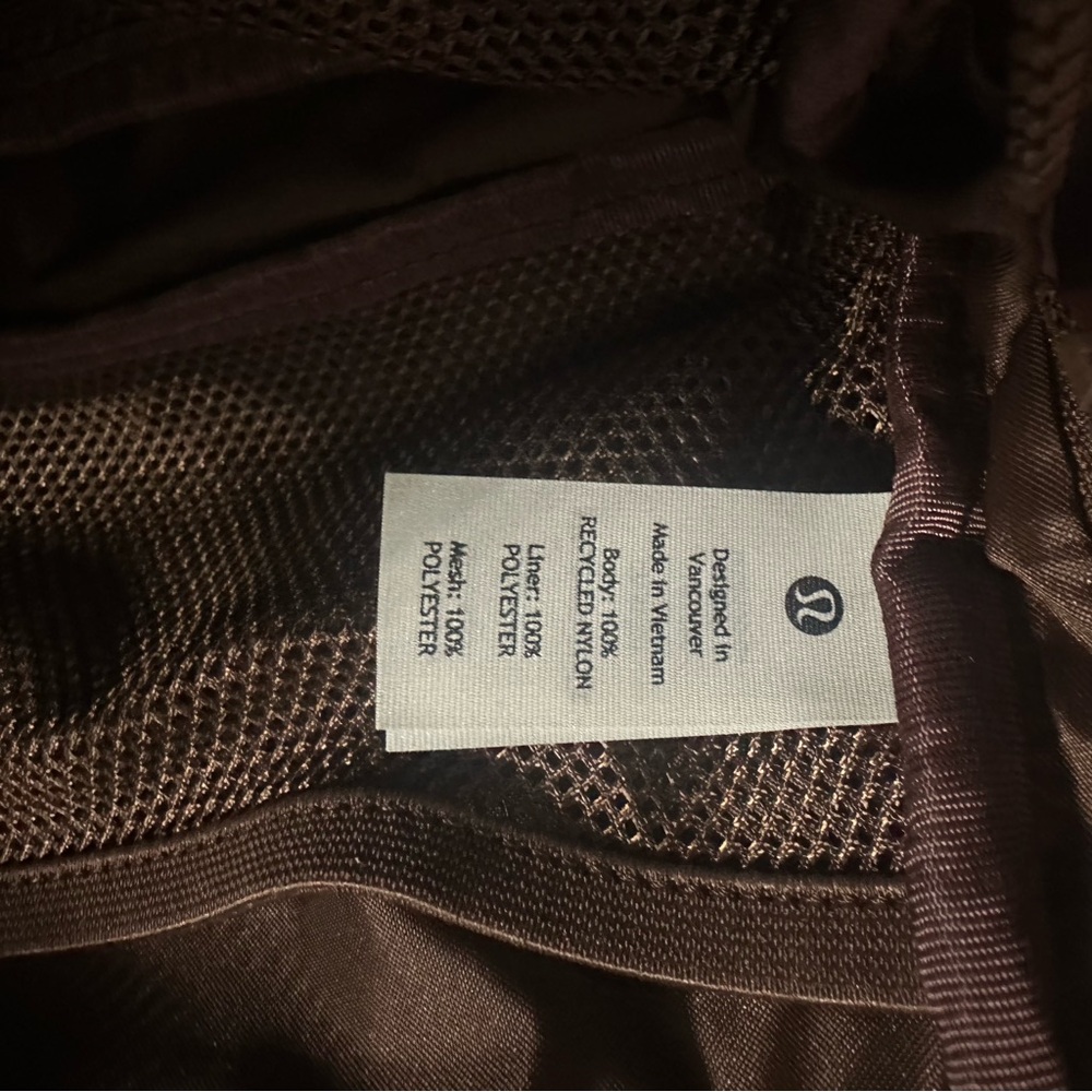 Lululemon Everywhere Belt Bag - Picture 4 of 4